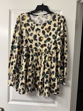 Tiered Leopard-Print Long Sleeve Tunic Top - Cream/Black